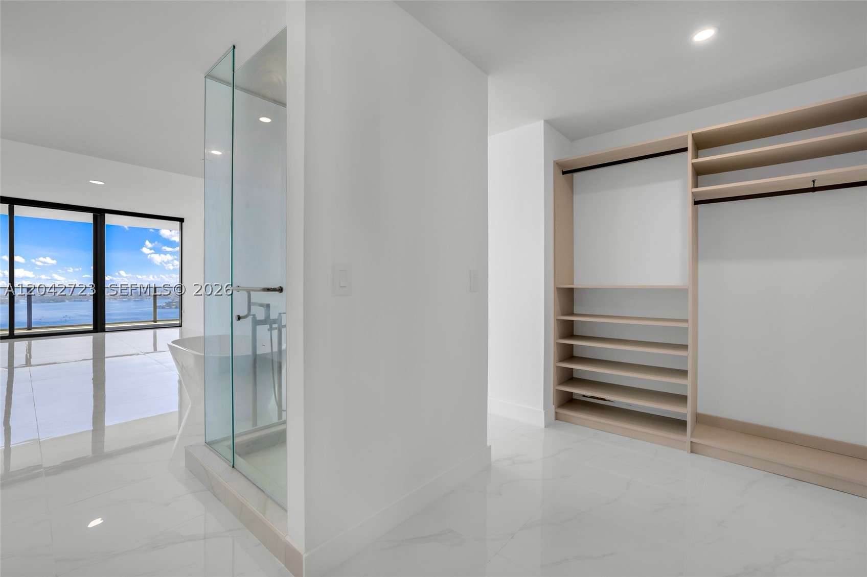 BAY BREEZE - Residential