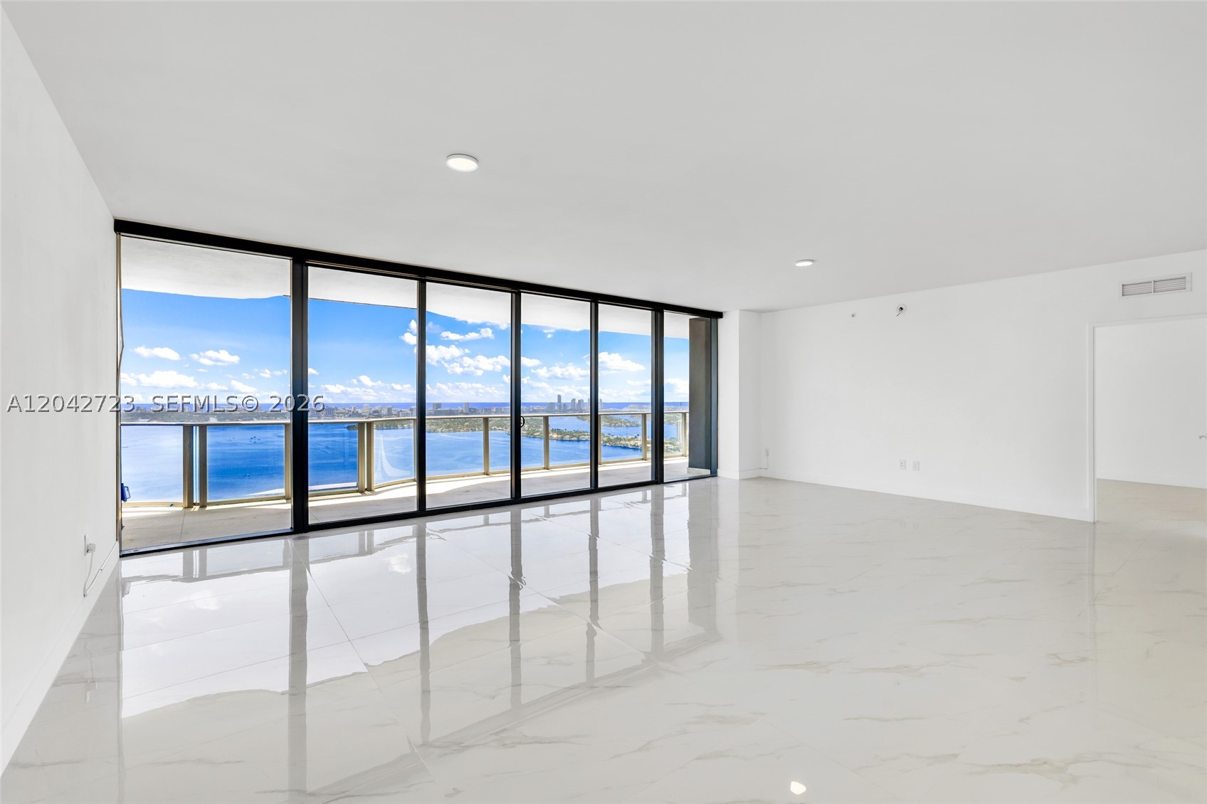 BAY BREEZE - Residential