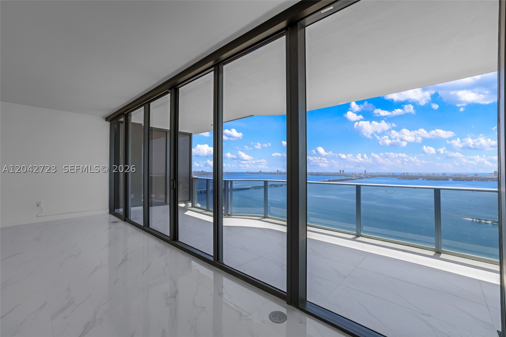 BAY BREEZE - Residential