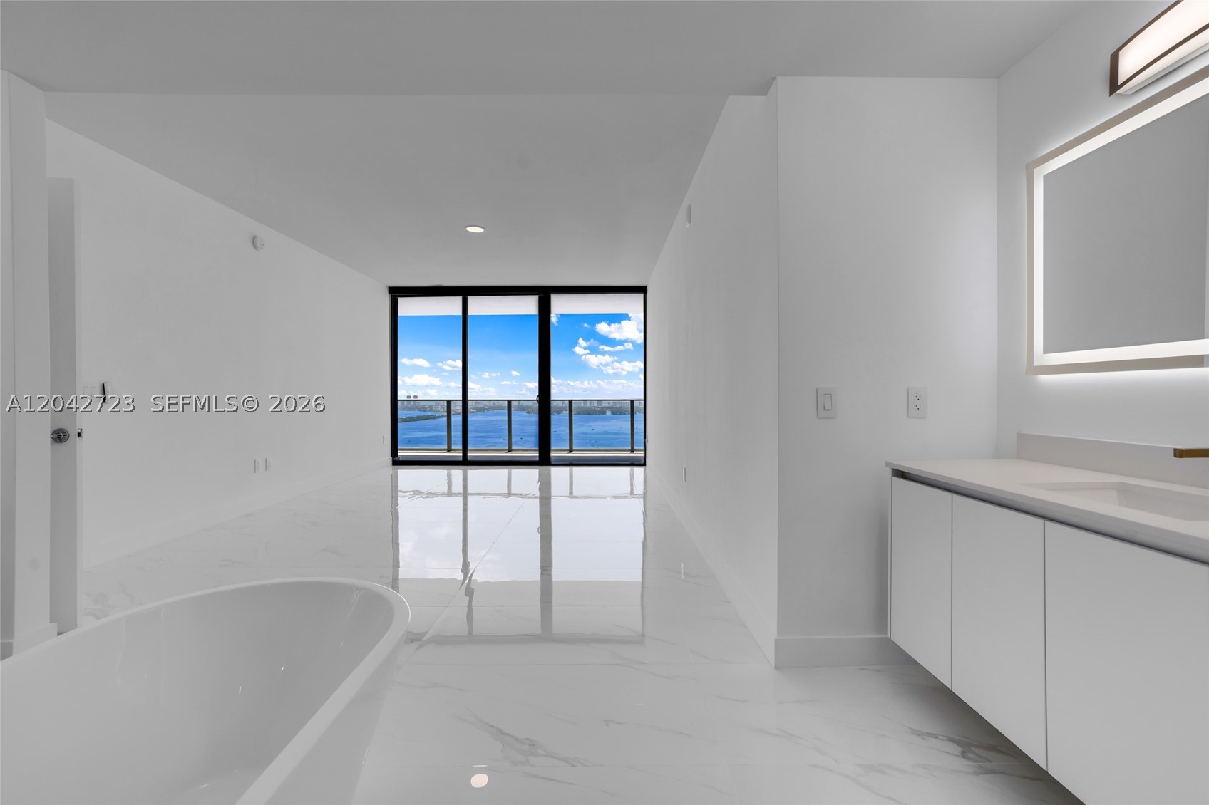 BAY BREEZE - Residential