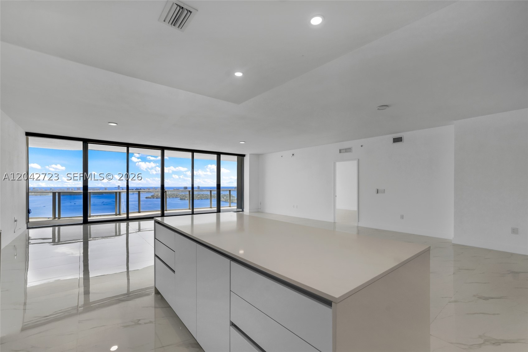 BAY BREEZE - Residential