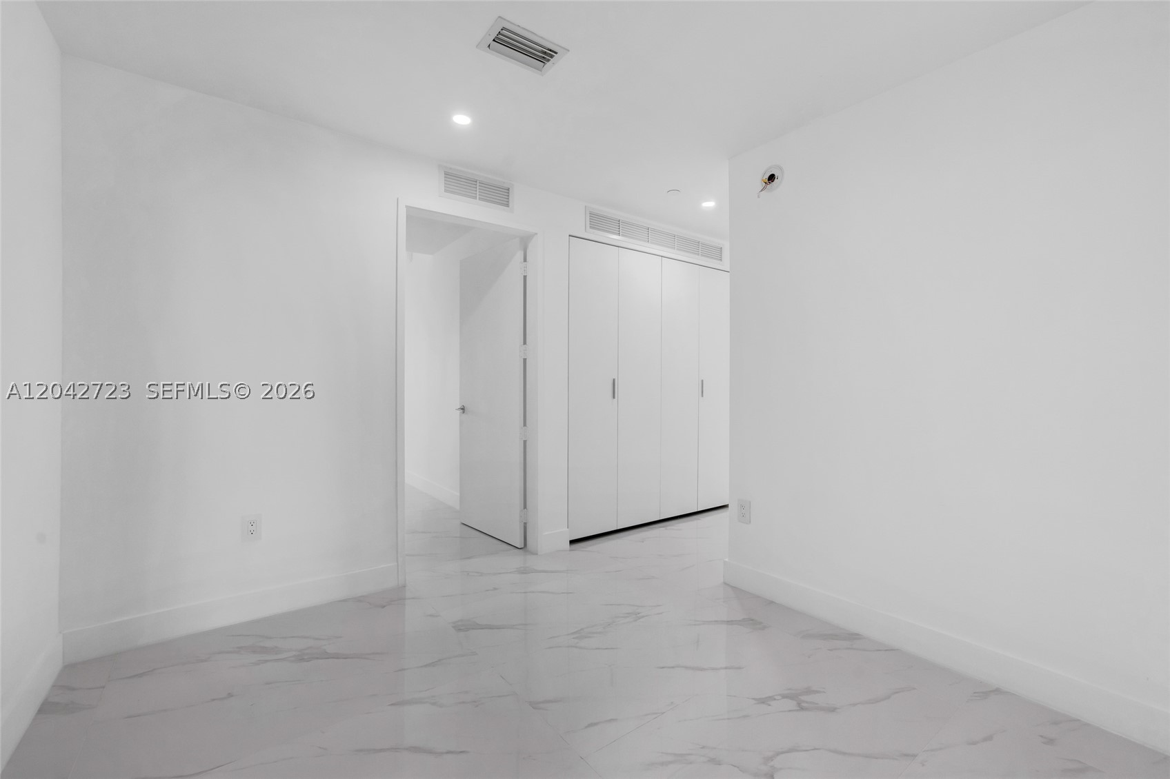 BAY BREEZE - Residential