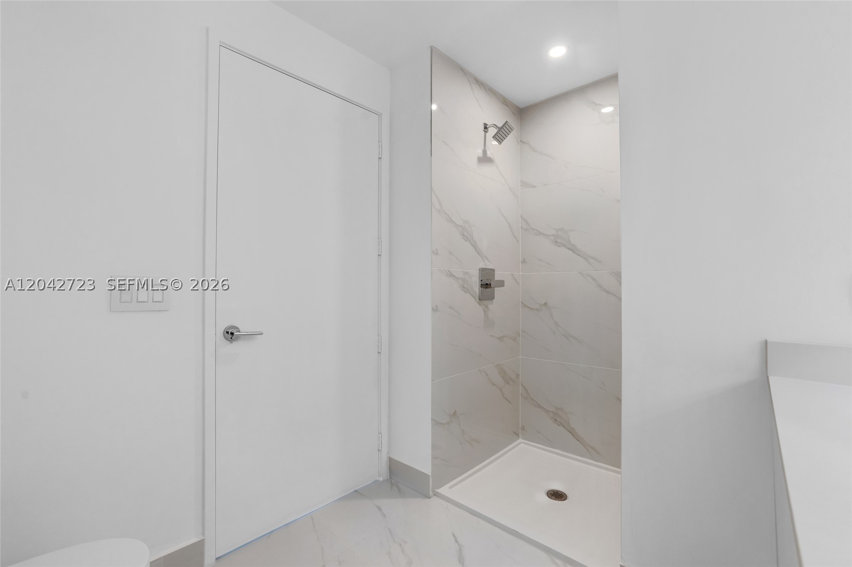BAY BREEZE - Residential