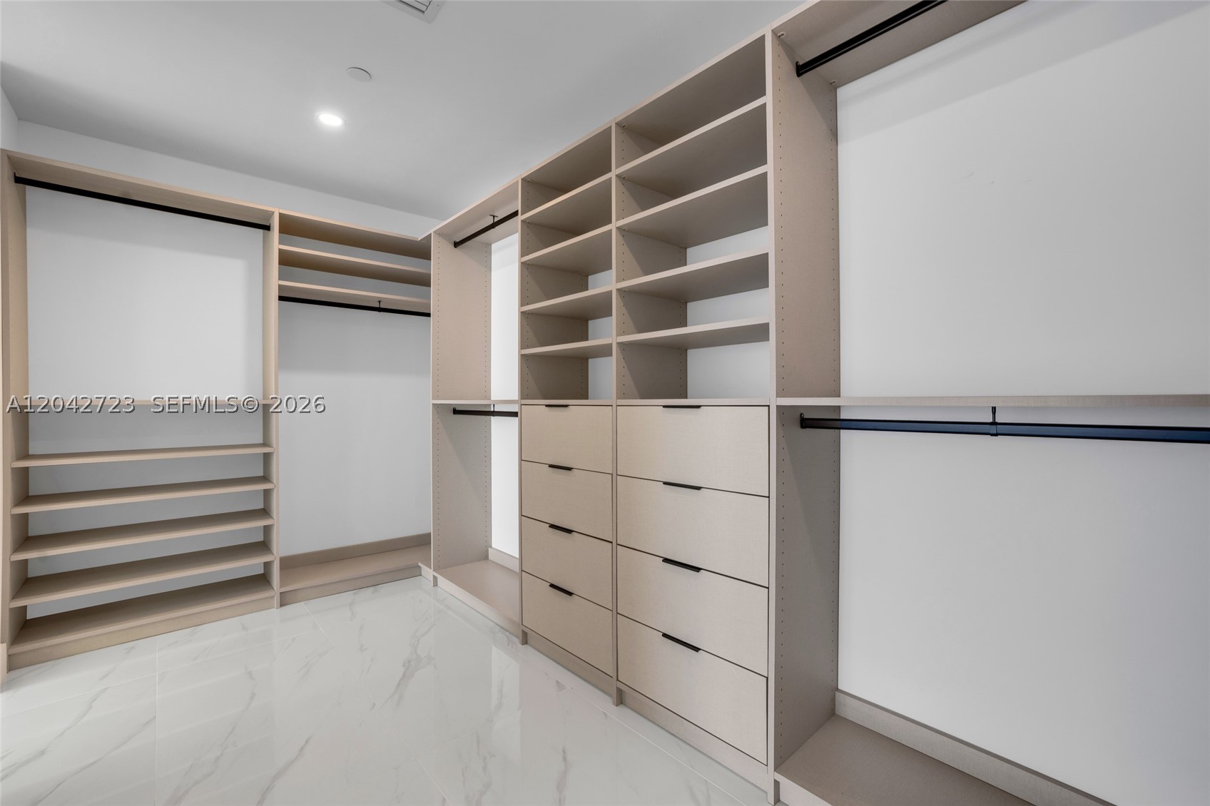 BAY BREEZE - Residential