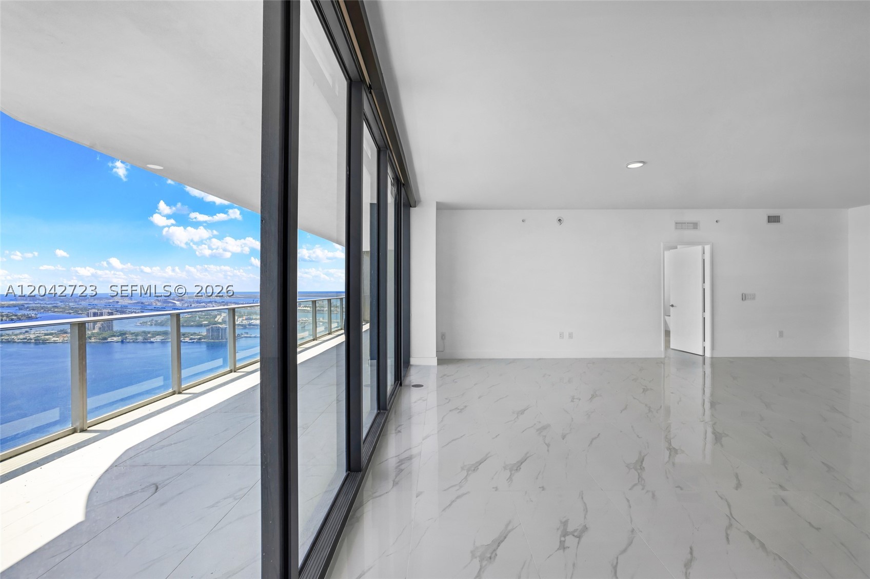 BAY BREEZE - Residential