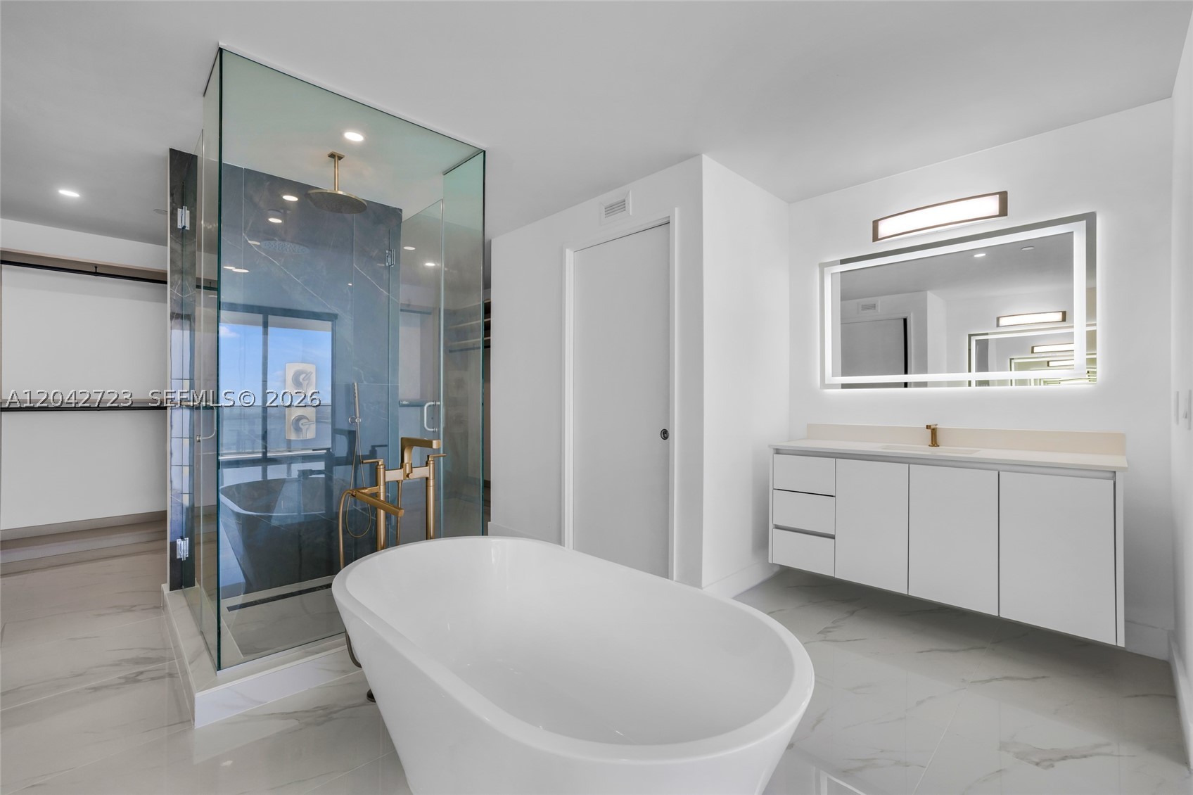 BAY BREEZE - Residential