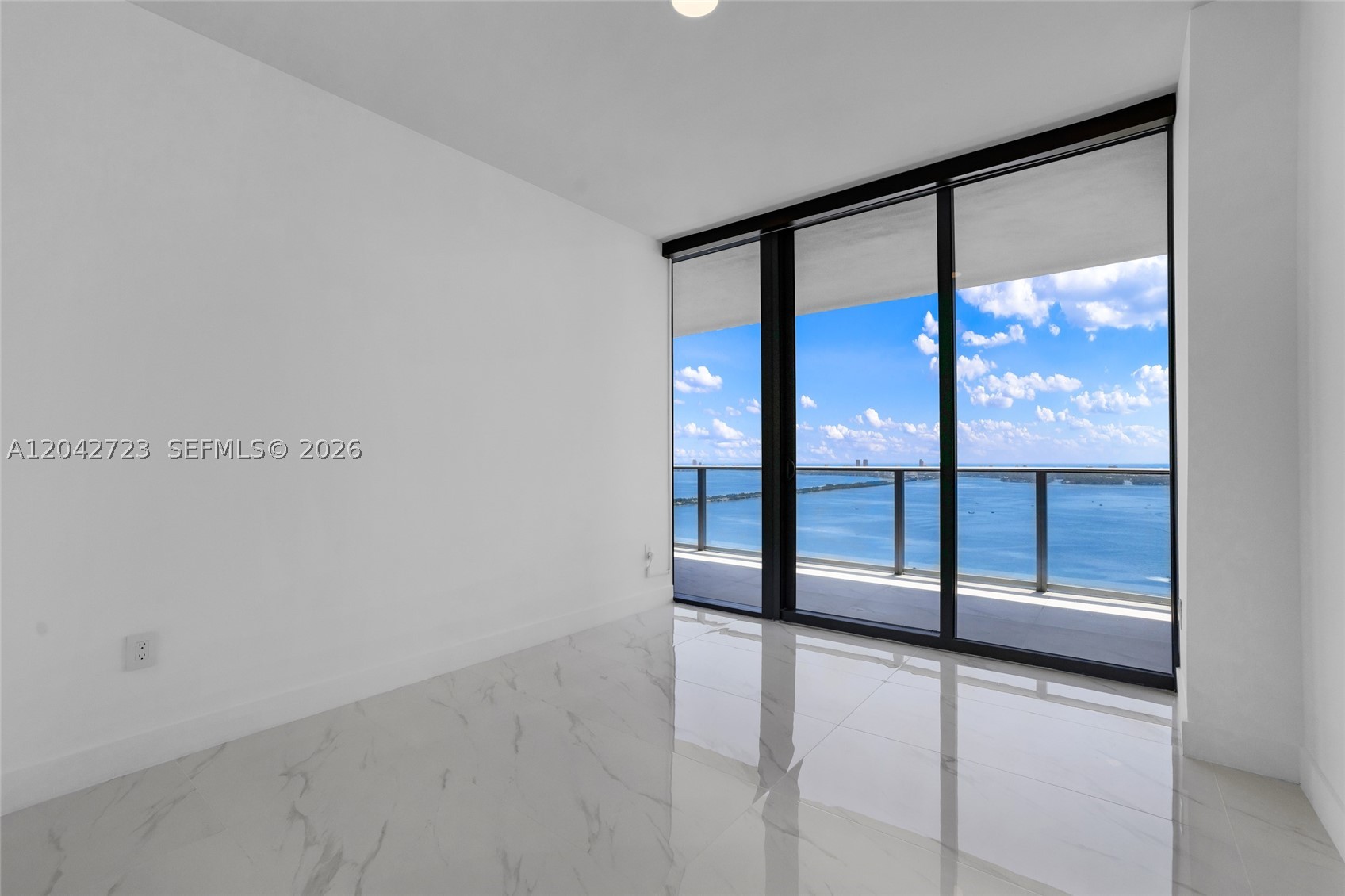 BAY BREEZE - Residential