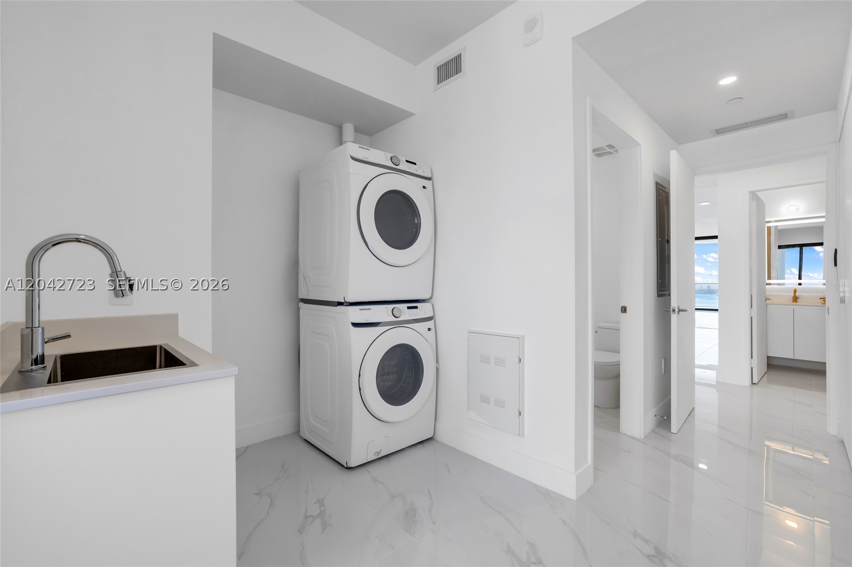 BAY BREEZE - Residential