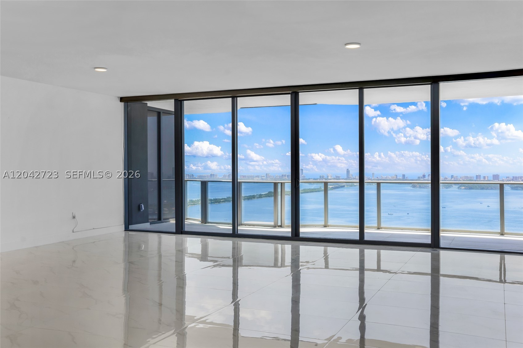 BAY BREEZE - Residential