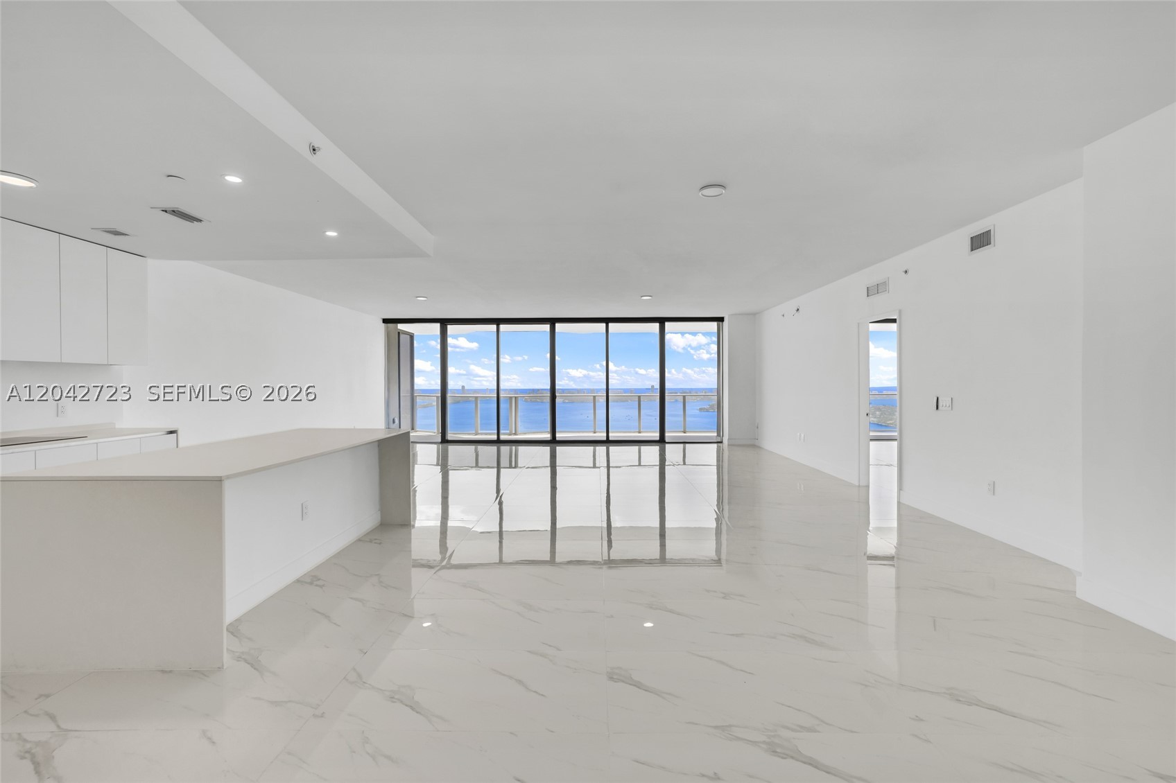 BAY BREEZE - Residential
