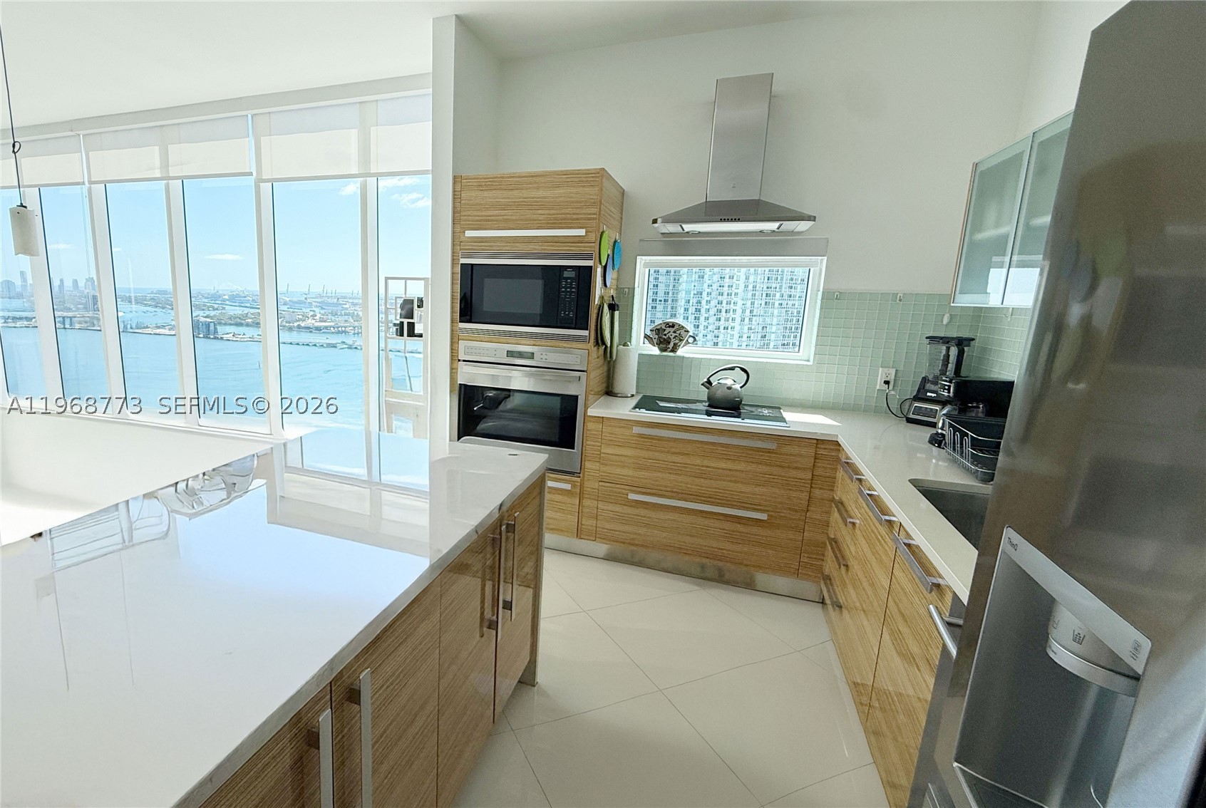 PARAMOUNT BAY CONDO - Residential
