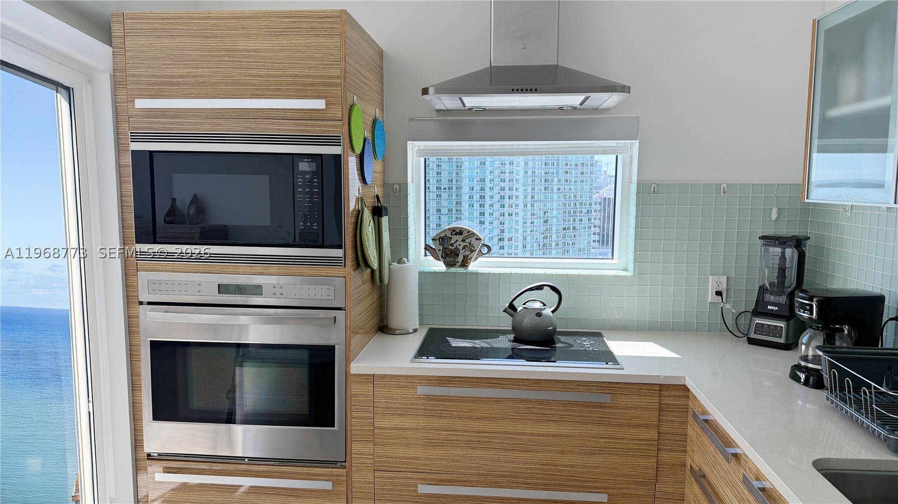PARAMOUNT BAY CONDO - Residential