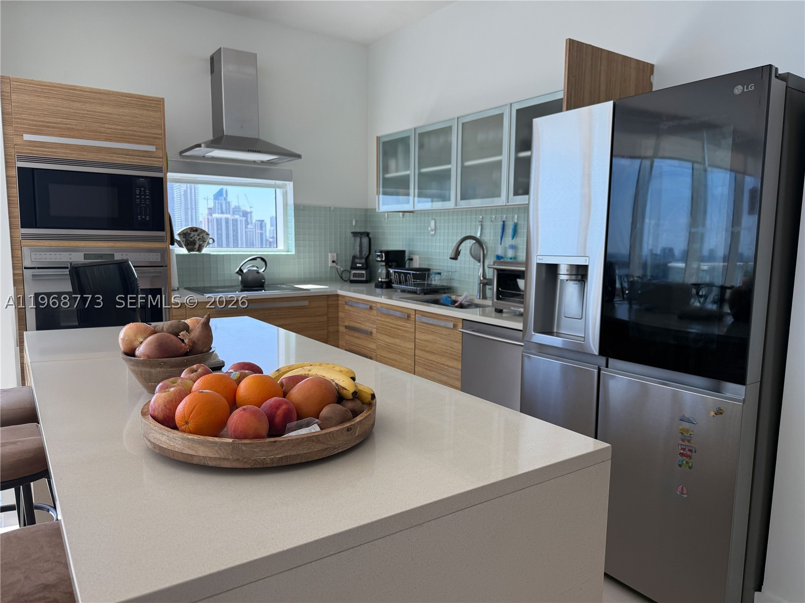 PARAMOUNT BAY CONDO - Residential