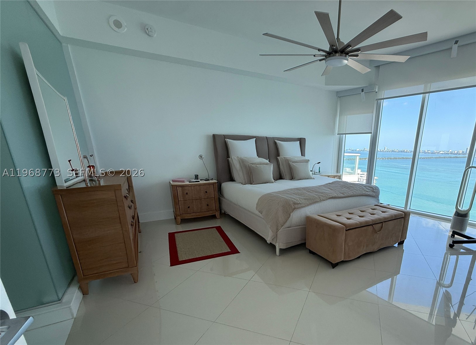 PARAMOUNT BAY CONDO - Residential