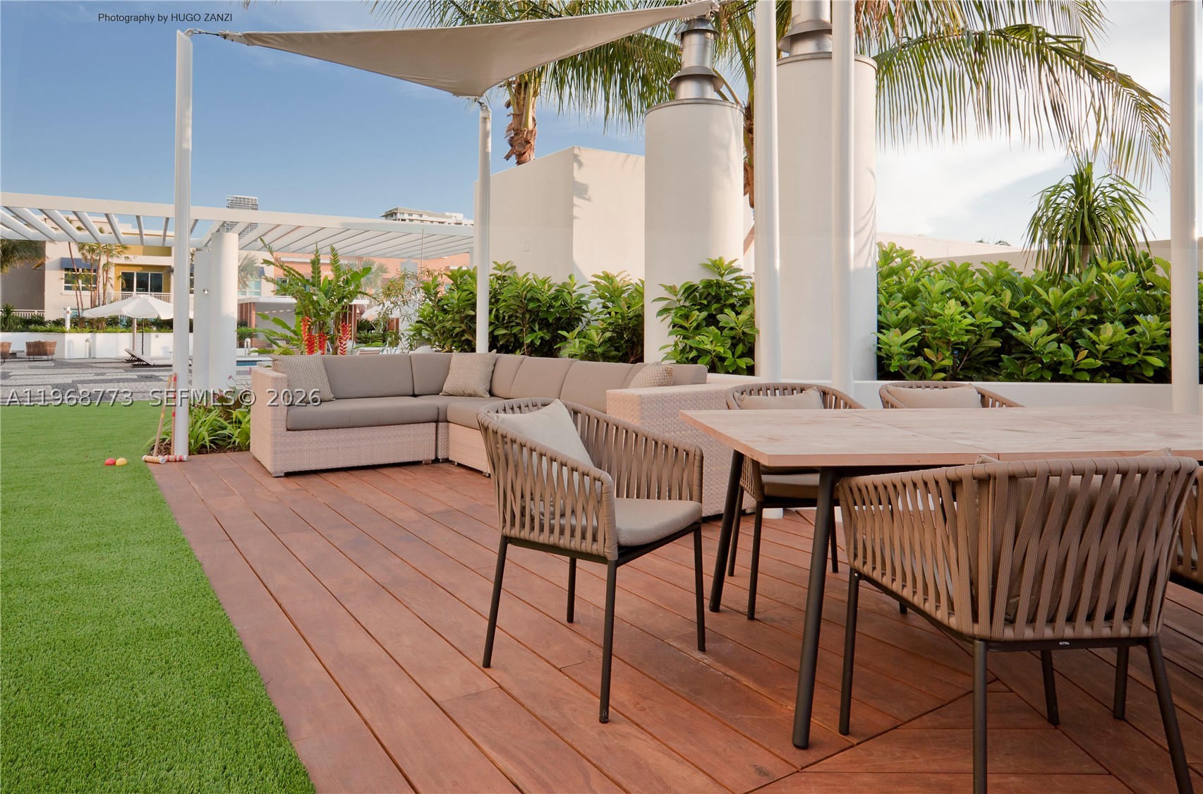 PARAMOUNT BAY CONDO - Residential