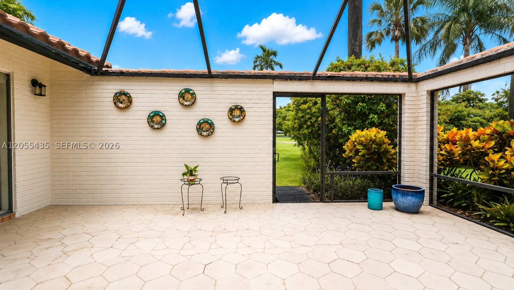 CORAL SPRINGS COUNTRY CLU - Residential
