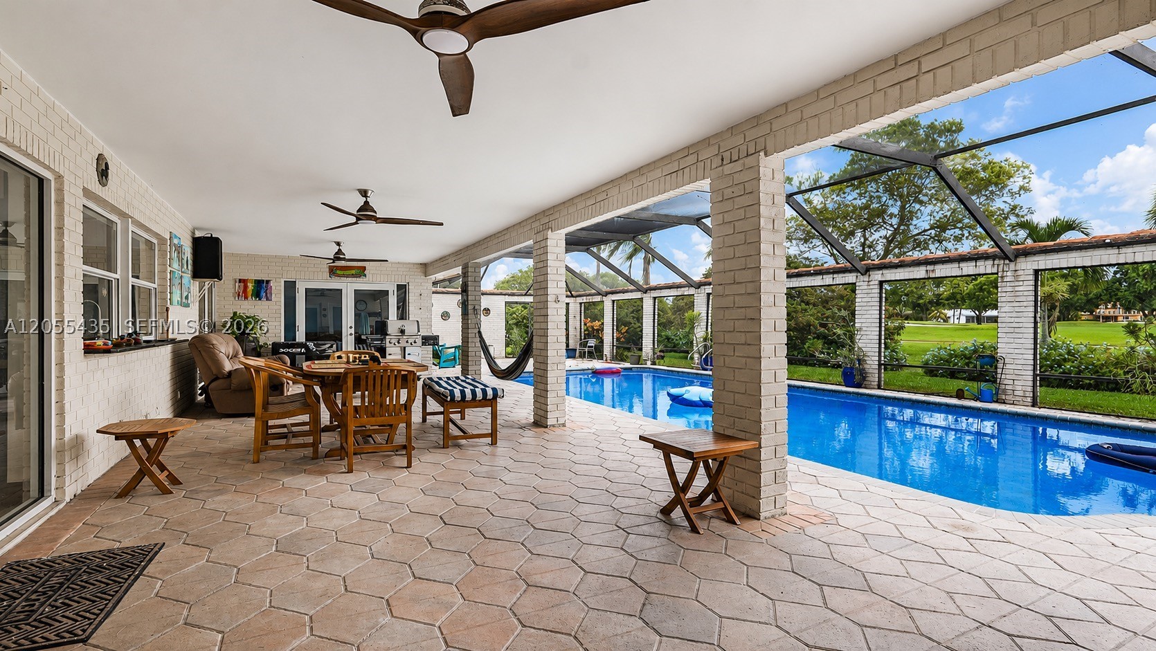 CORAL SPRINGS COUNTRY CLU - Residential