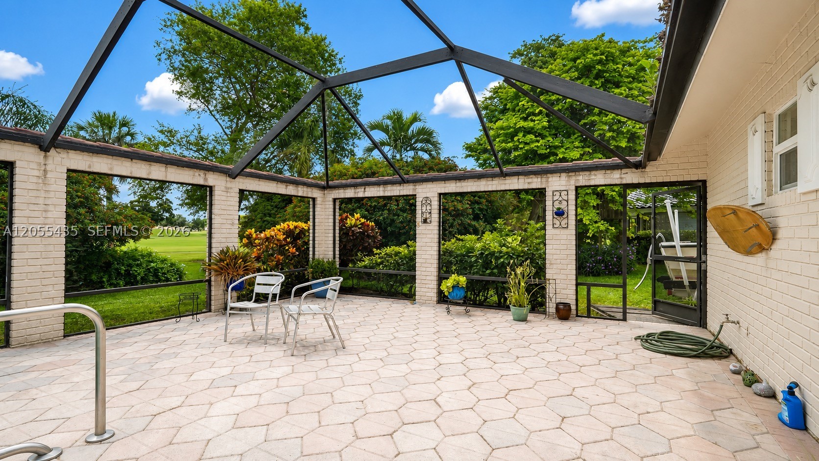 CORAL SPRINGS COUNTRY CLU - Residential