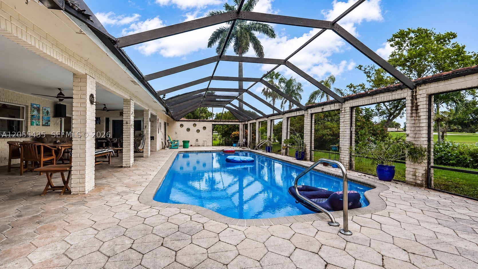 CORAL SPRINGS COUNTRY CLU - Residential
