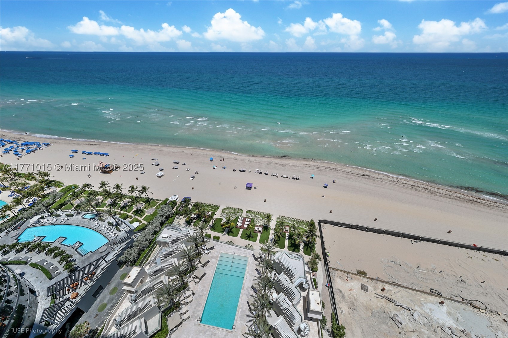 TURNBERRY OCEAN CLUB - Residential