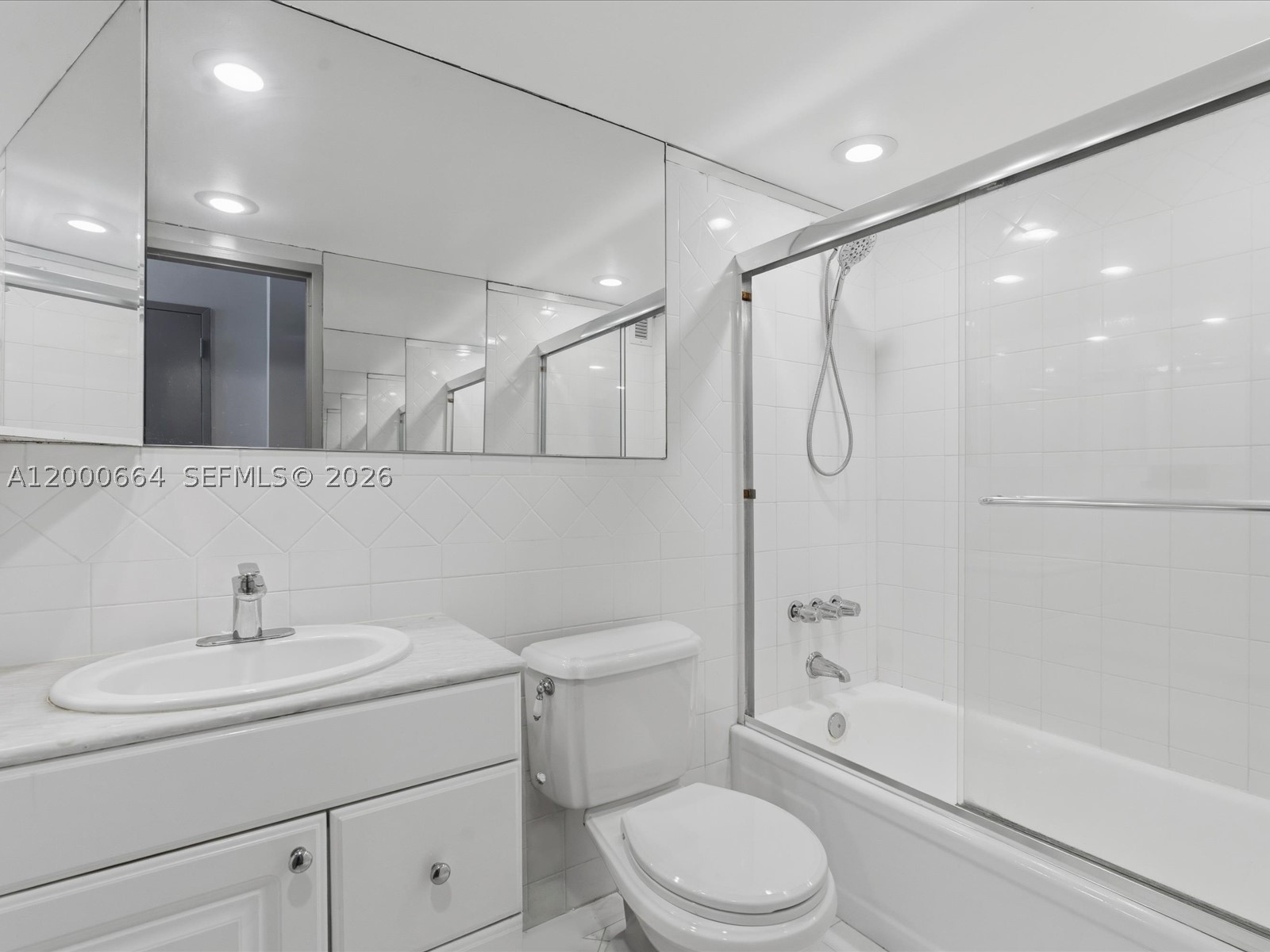 BAYVIEW TERR CONDO - Residential