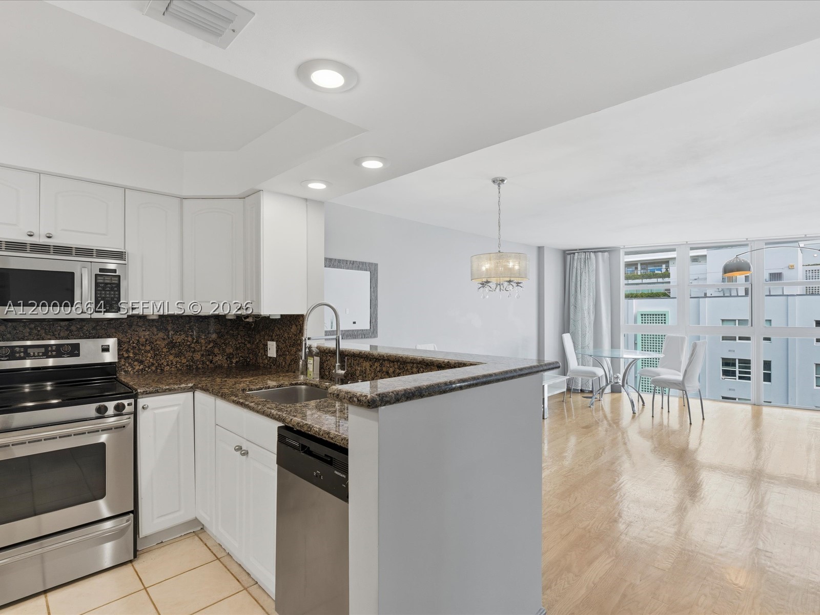 BAYVIEW TERR CONDO - Residential