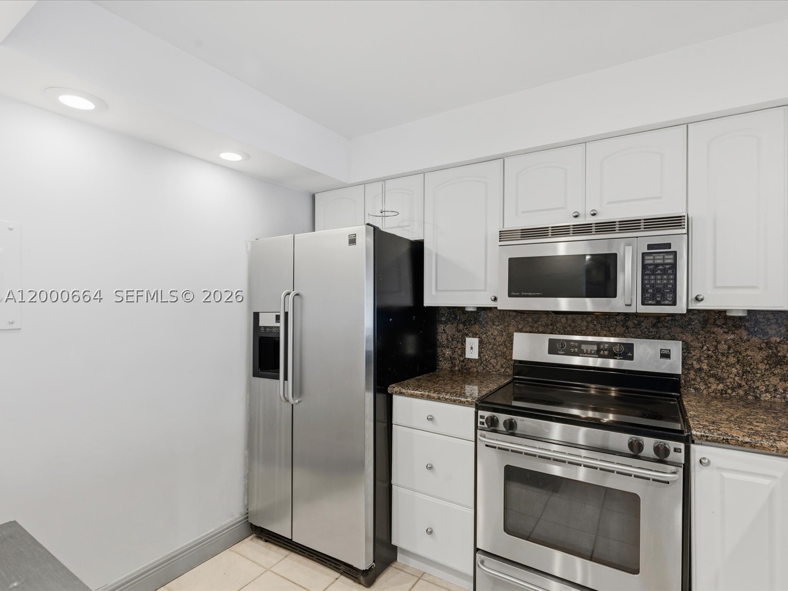 BAYVIEW TERR CONDO - Residential