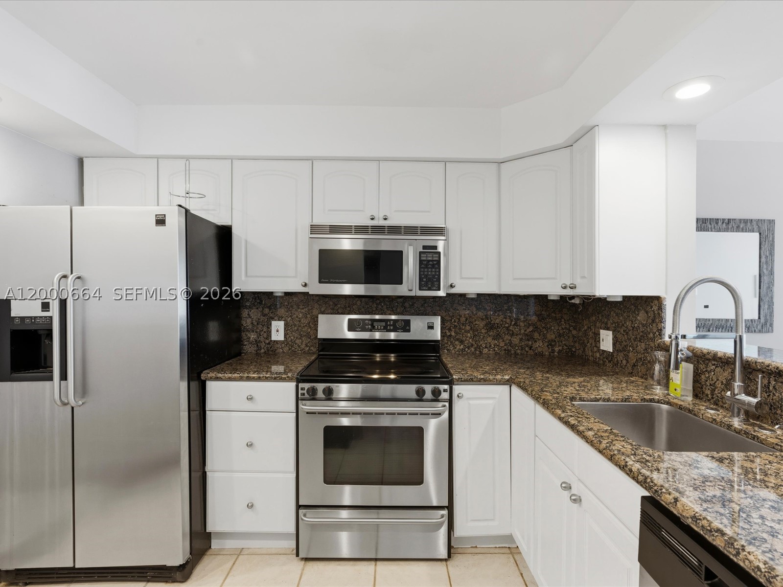 BAYVIEW TERR CONDO - Residential