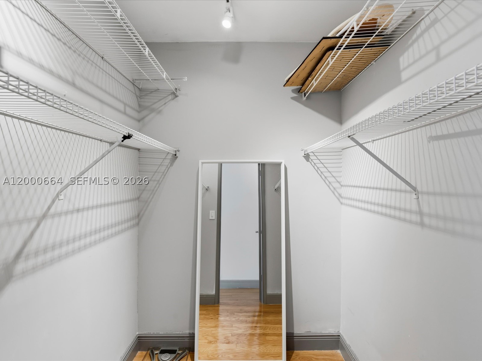 BAYVIEW TERR CONDO - Residential