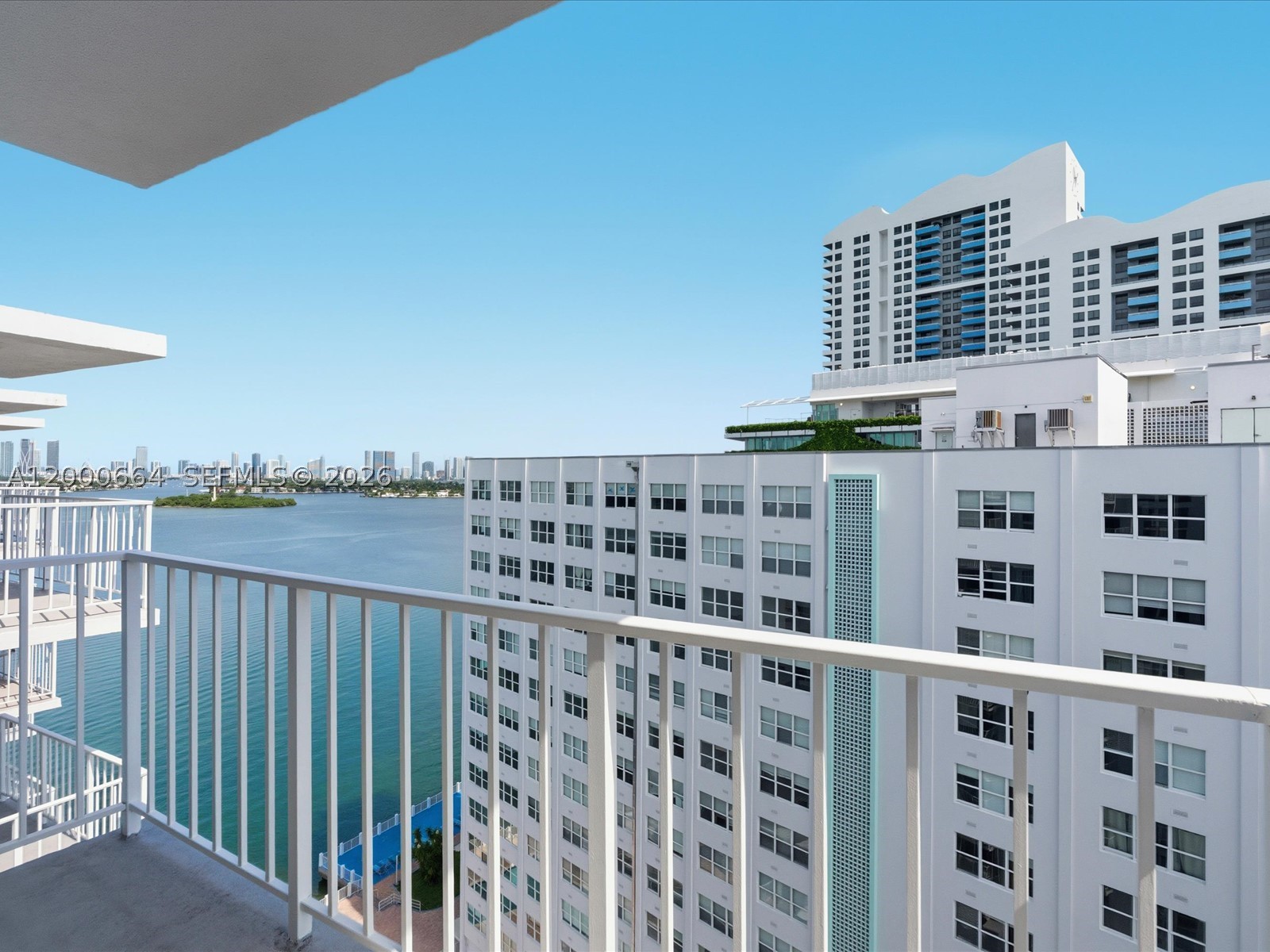 BAYVIEW TERR CONDO - Residential