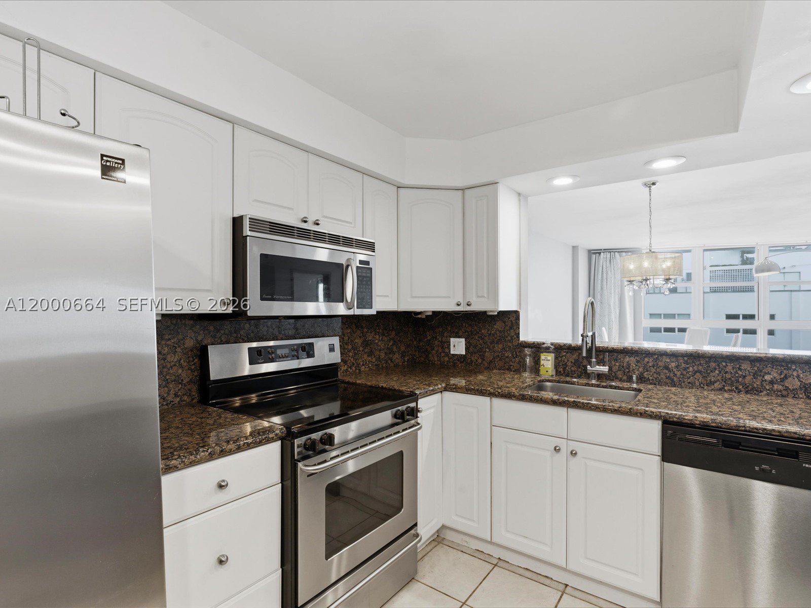 BAYVIEW TERR CONDO - Residential
