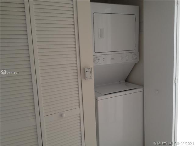 VENTURE AT AVENTURA WEST - Residential Lease