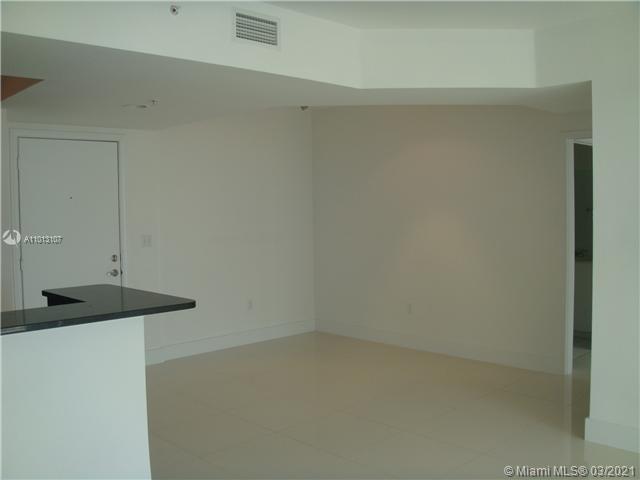 VENTURE AT AVENTURA WEST - Residential Lease