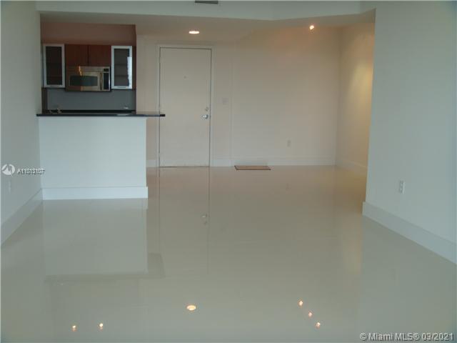VENTURE AT AVENTURA WEST - Residential Lease