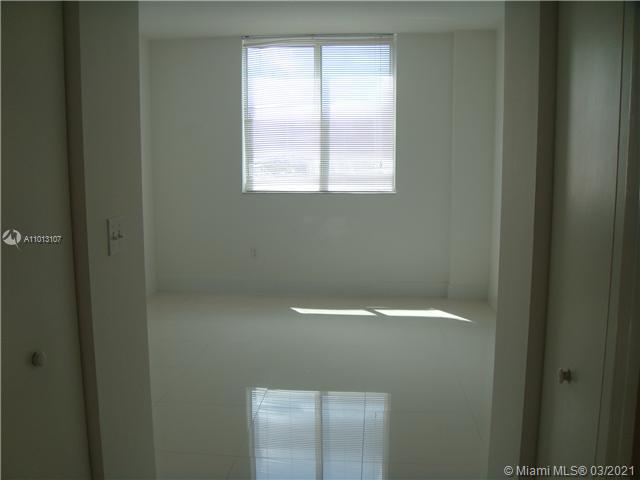 VENTURE AT AVENTURA WEST - Residential Lease