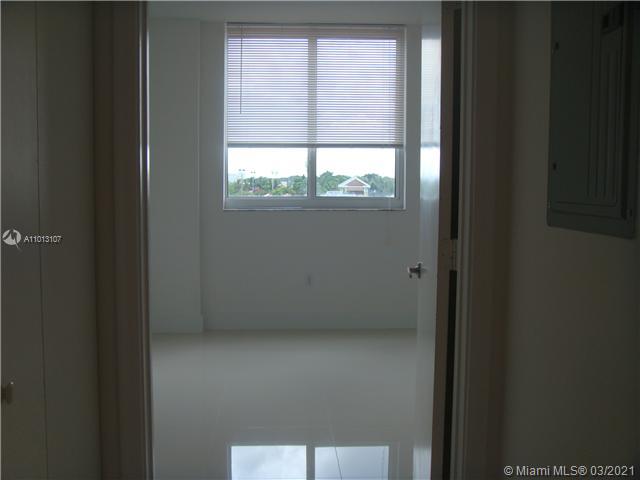 VENTURE AT AVENTURA WEST - Residential Lease
