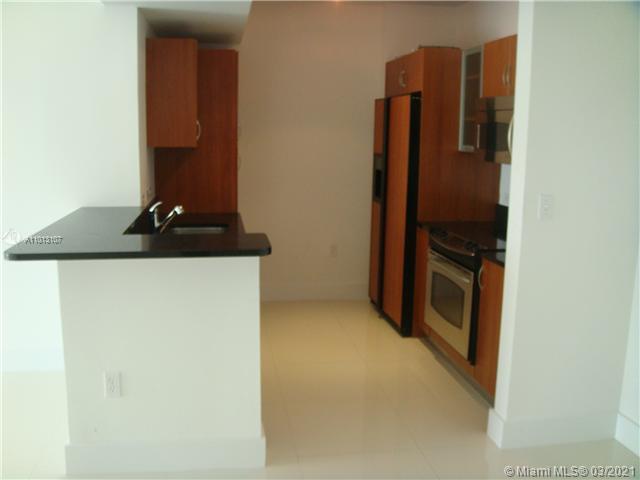VENTURE AT AVENTURA WEST - Residential Lease