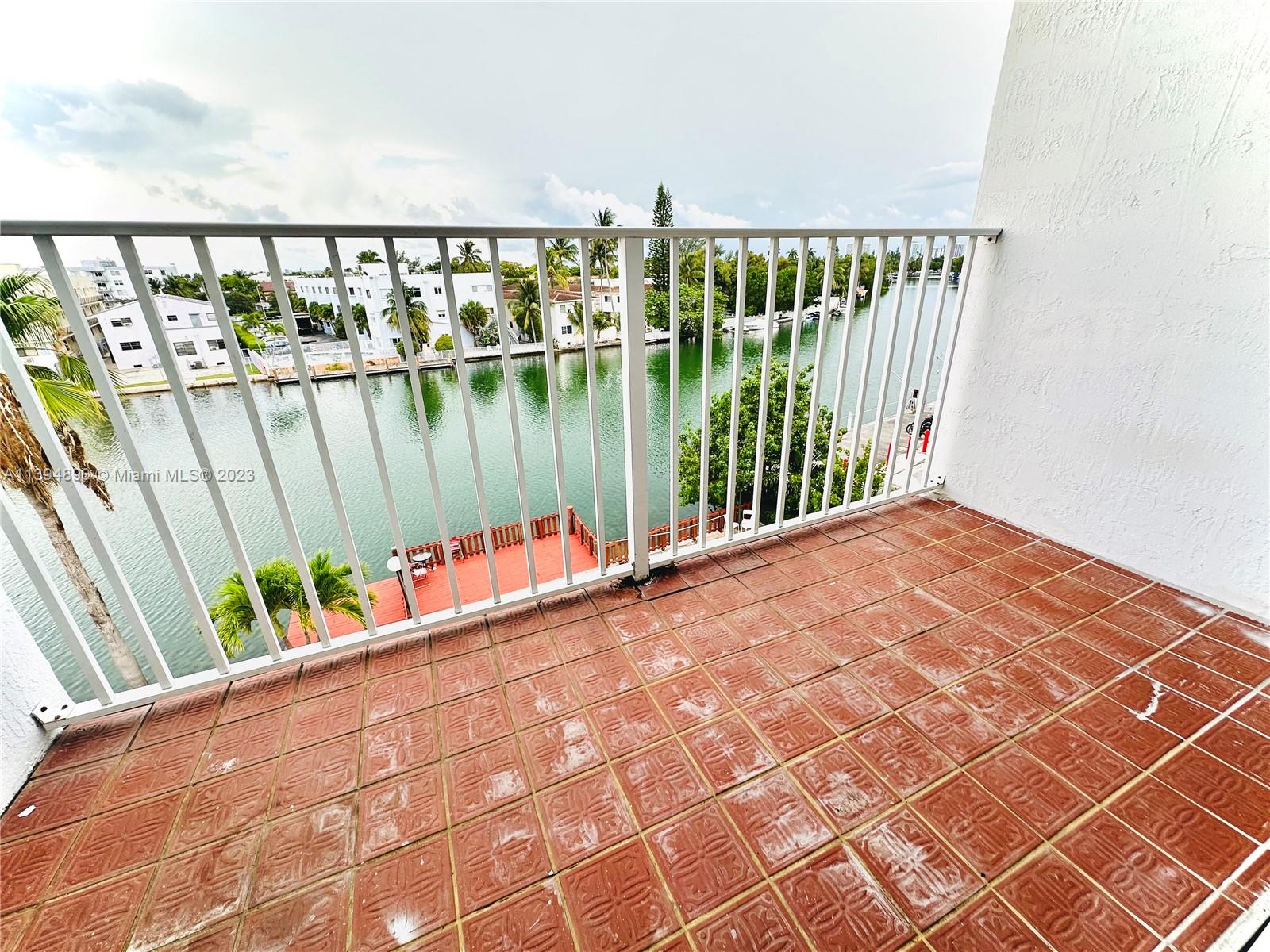 CORAL BAY CLUB CONDO - Residential