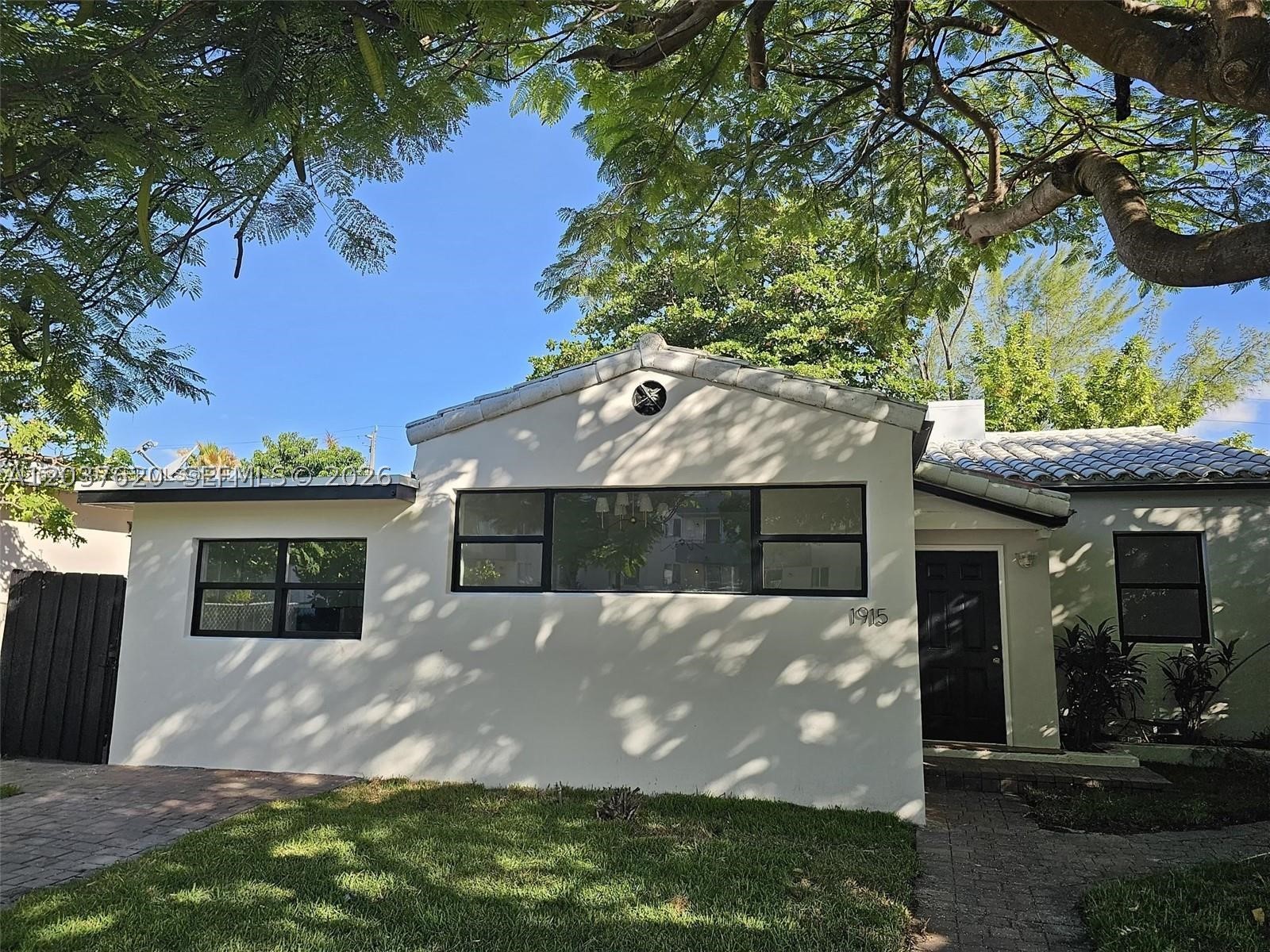 ISLE OF NORMANDY MIAMI VI - Residential Lease