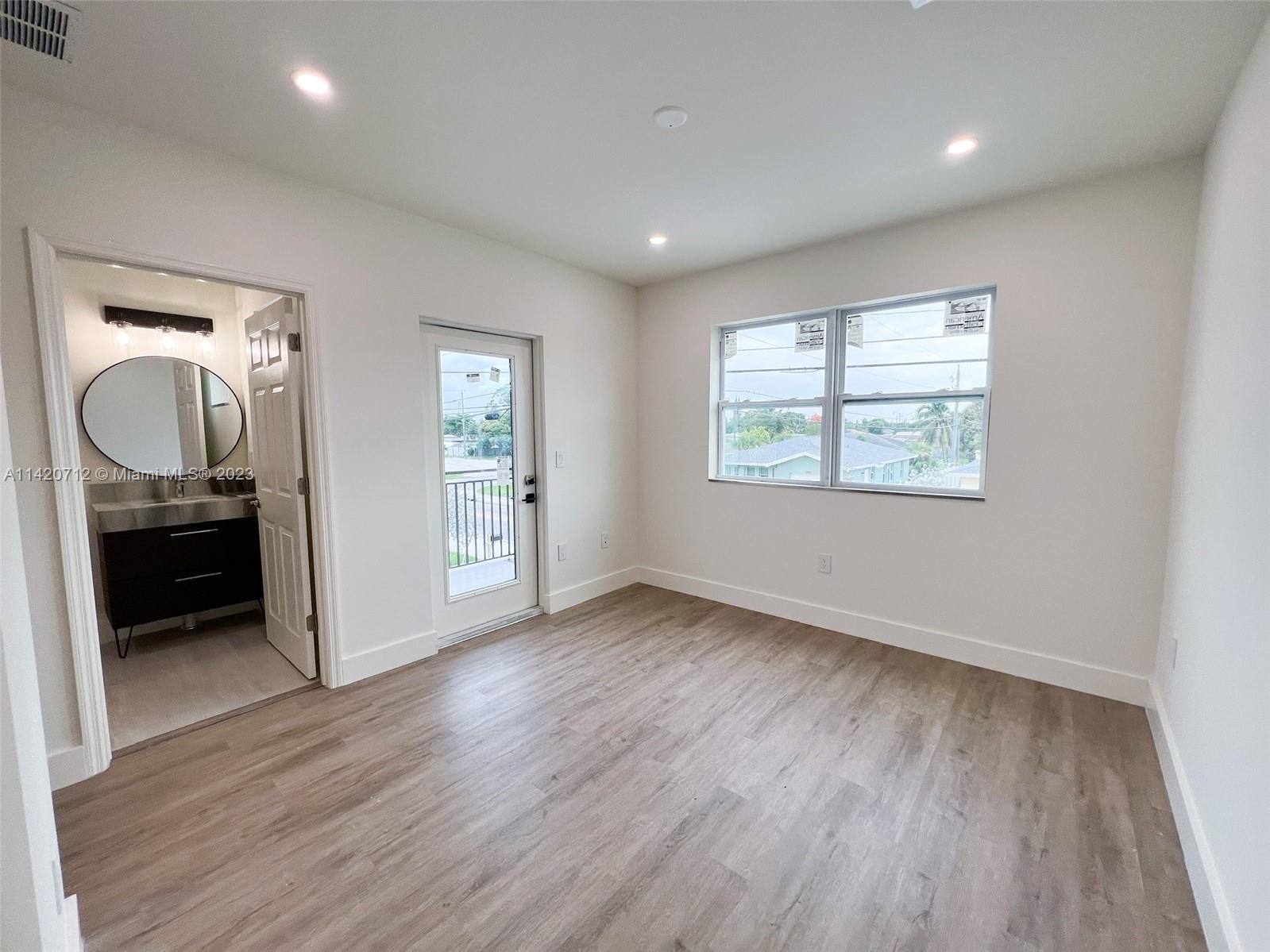 CASAVISTA TOWNHOMES - Residential