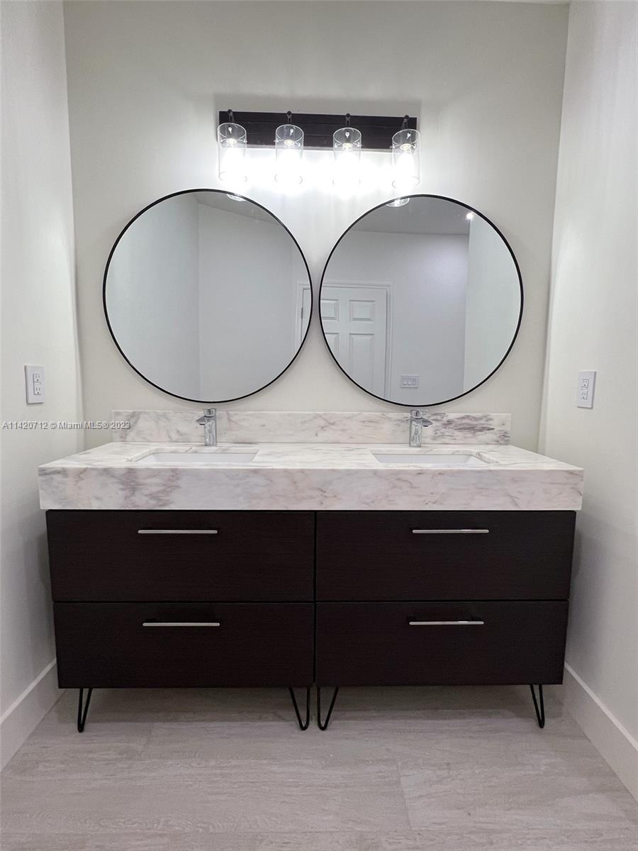 CASAVISTA TOWNHOMES - Residential