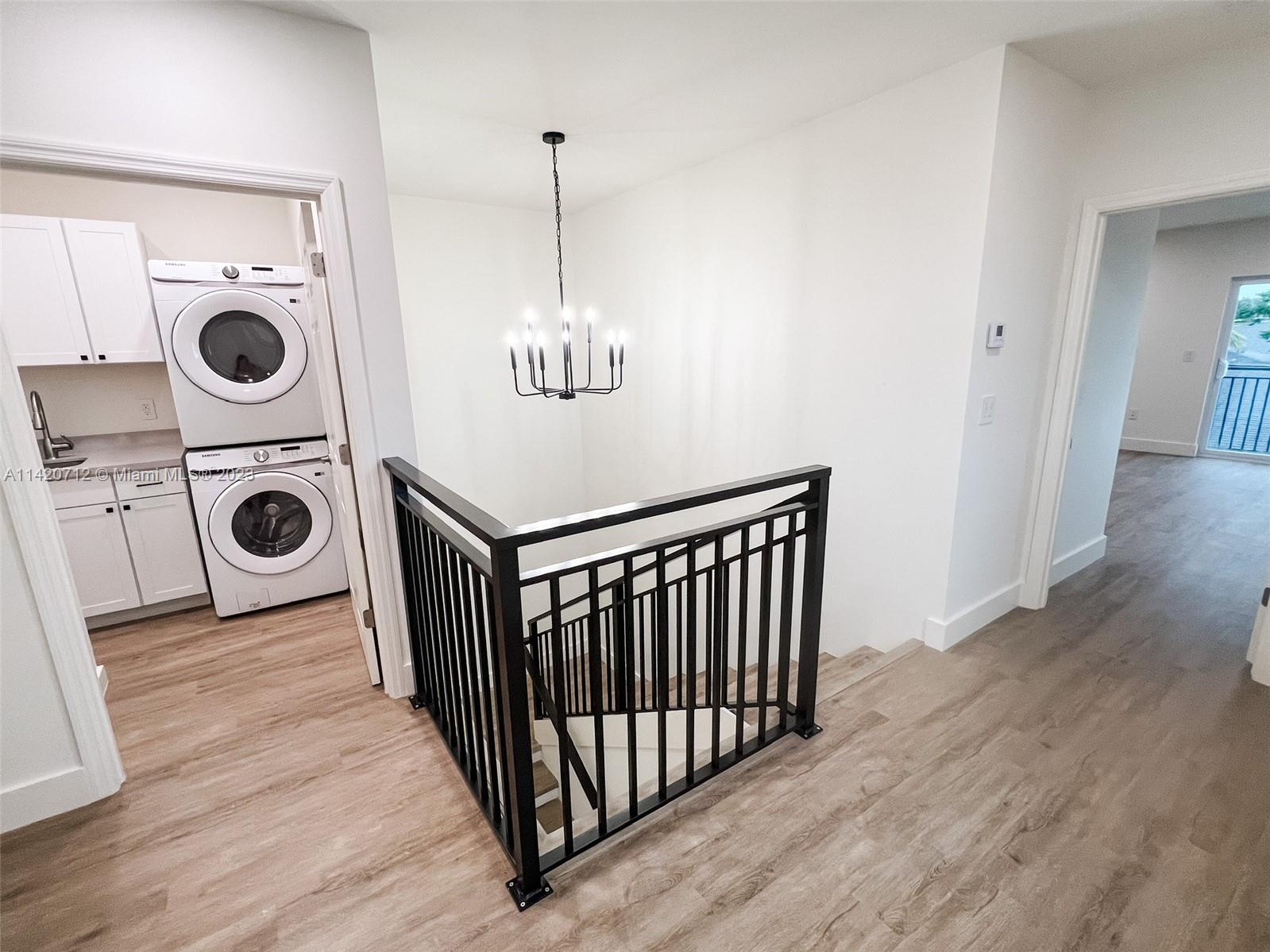 CASAVISTA TOWNHOMES - Residential