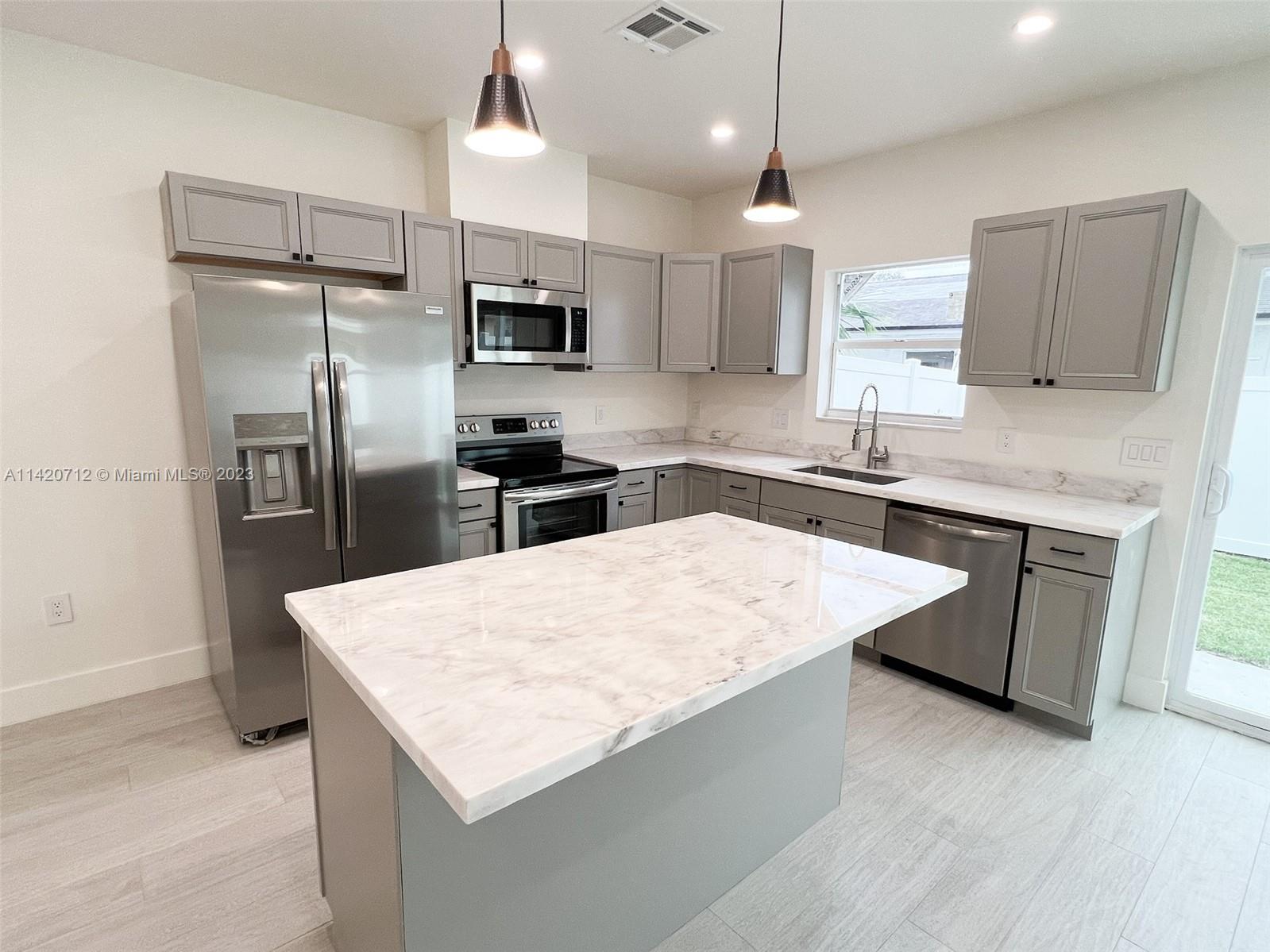 CASAVISTA TOWNHOMES - Residential
