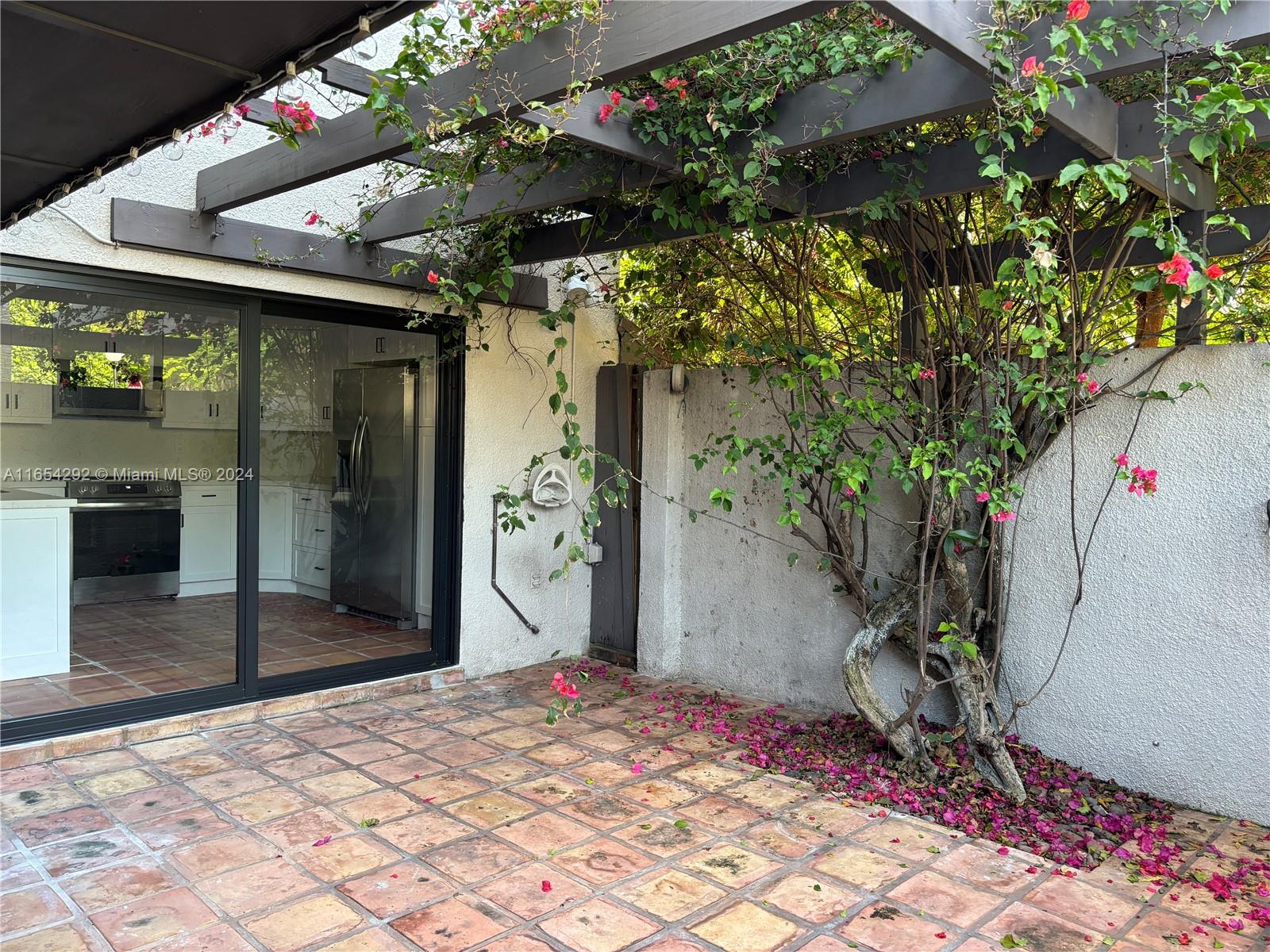 OASIS CONDO NO 3 - Residential Lease