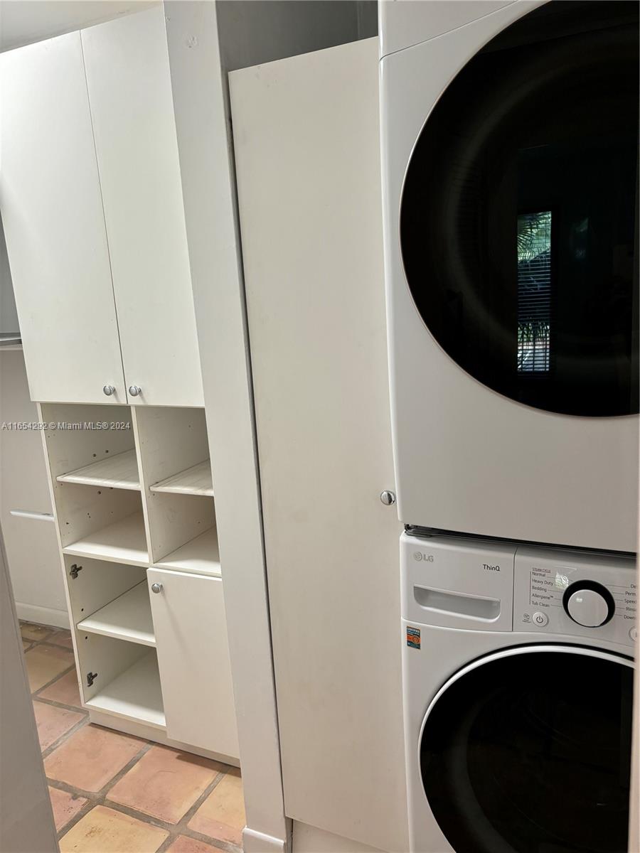OASIS CONDO NO 3 - Residential Lease