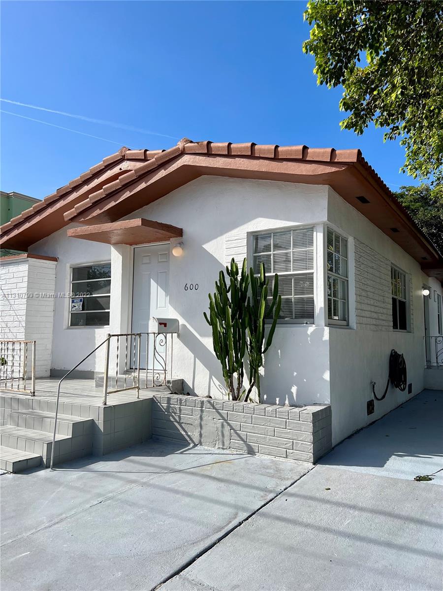 LAWRENCE ESTATES LAND COS - Residential Lease