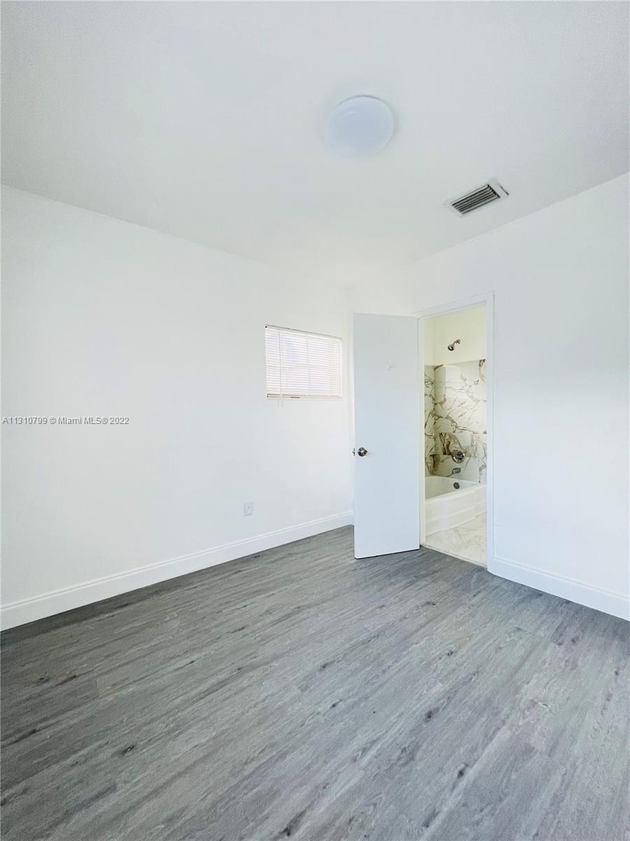 LAWRENCE ESTATES LAND COS - Residential Lease