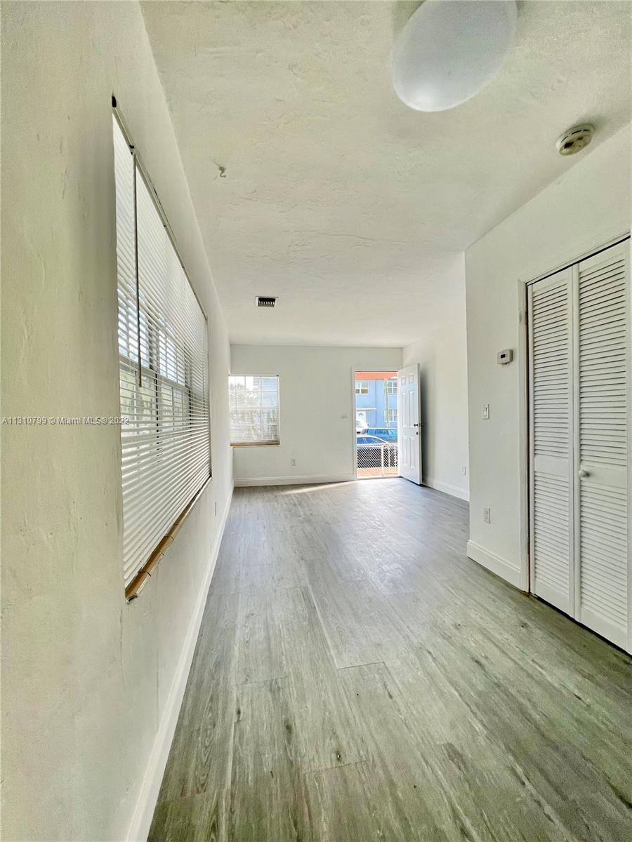 LAWRENCE ESTATES LAND COS - Residential Lease