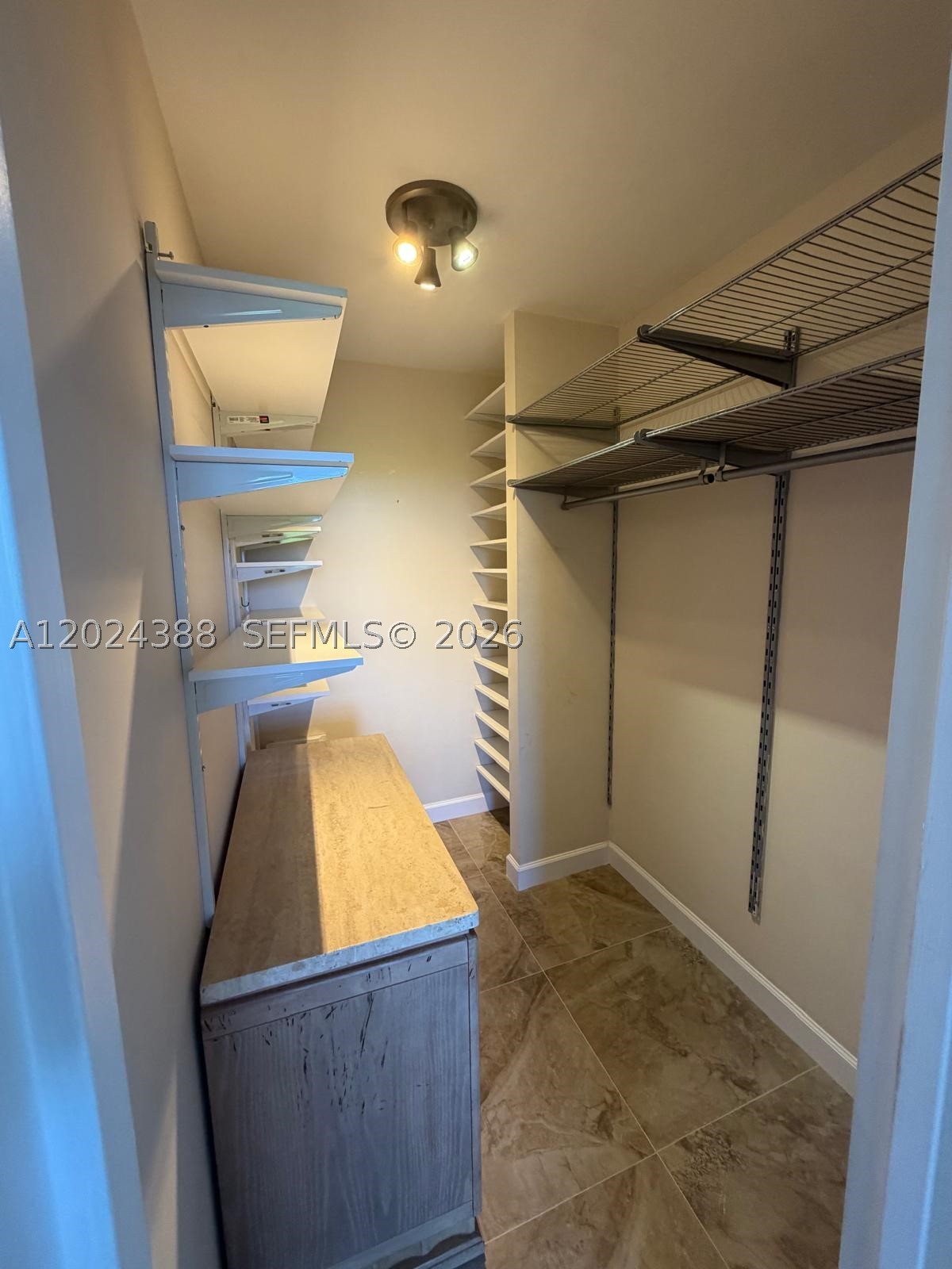 PLAZA 15 CONDO - Residential