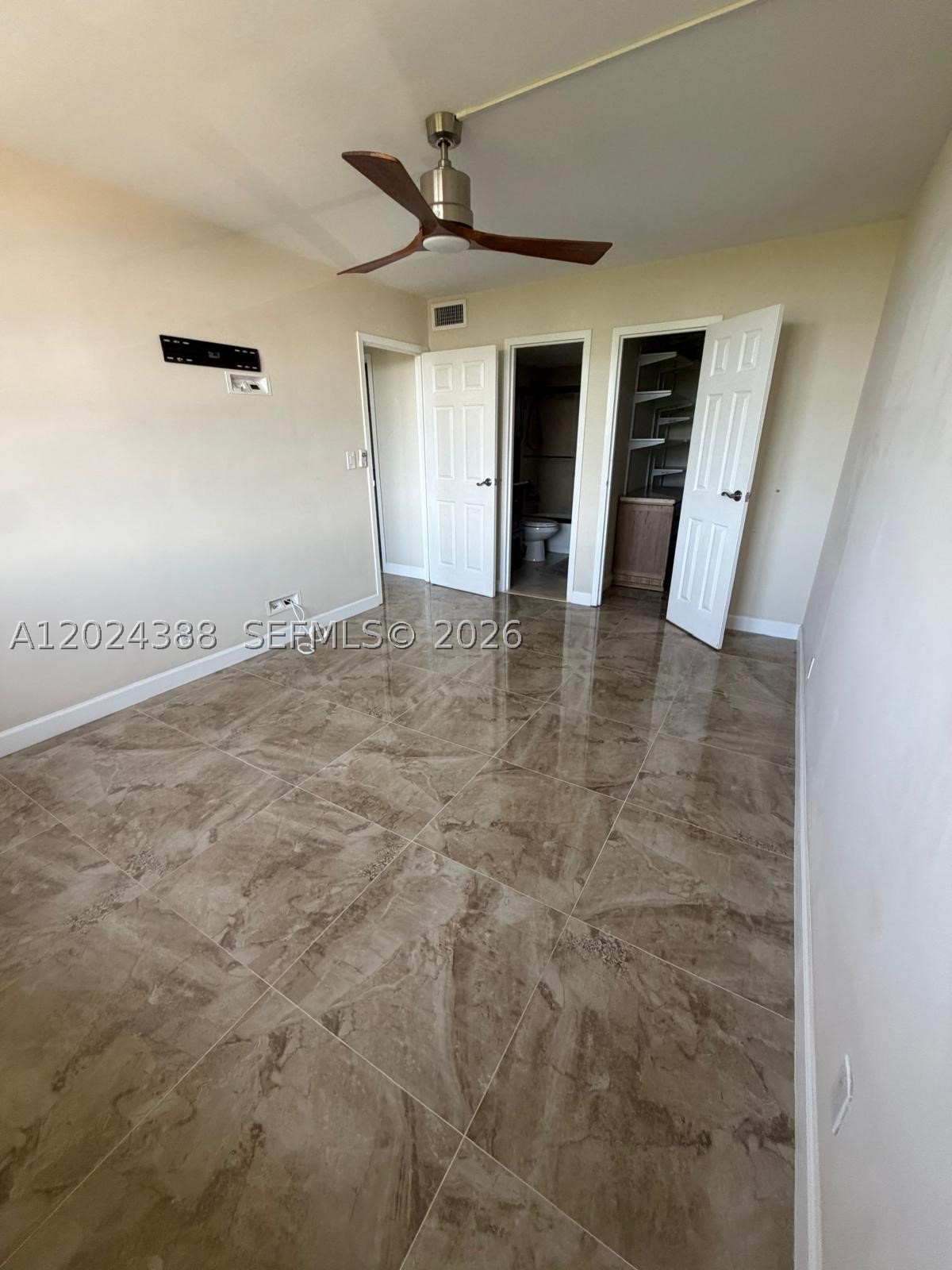 PLAZA 15 CONDO - Residential